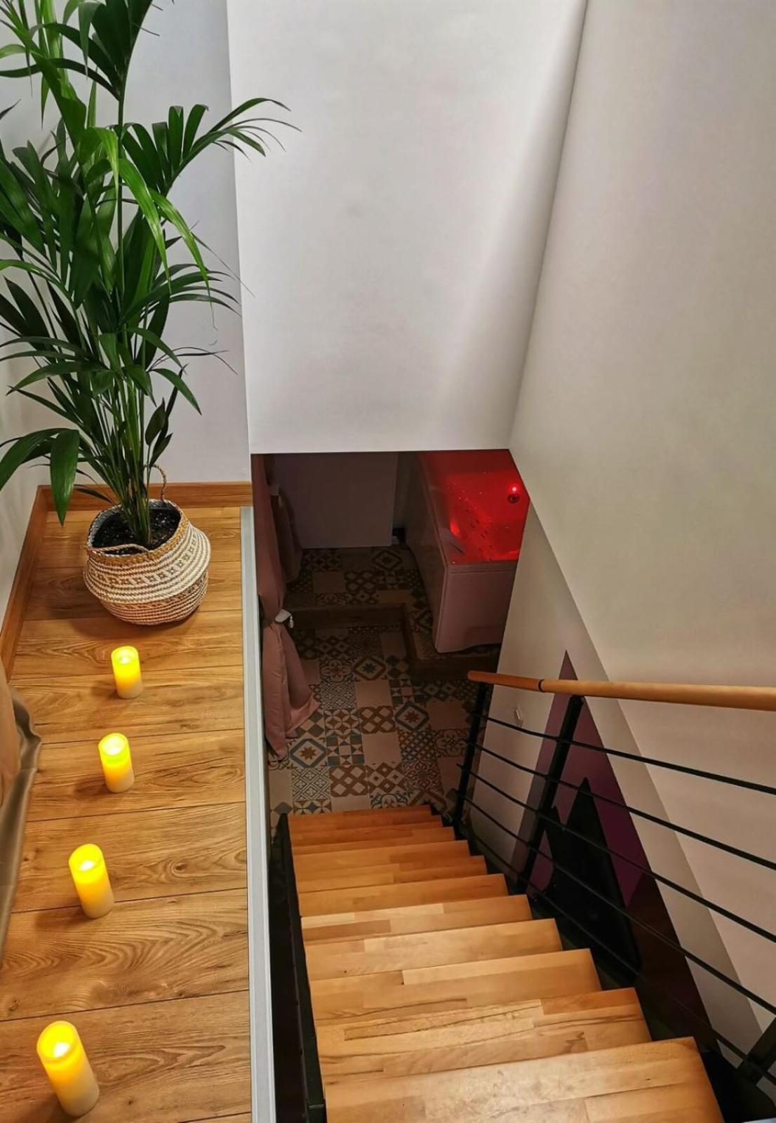 Love Room Perpignan Jacuzzi & Ambiance Romantique Villeneuve-de-la-Raho Exterior foto